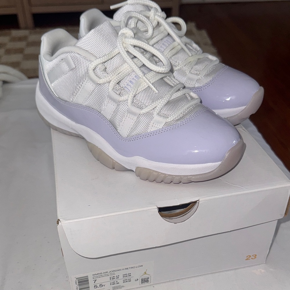 WMNS AIR JORDAN 11 RETRO LOW